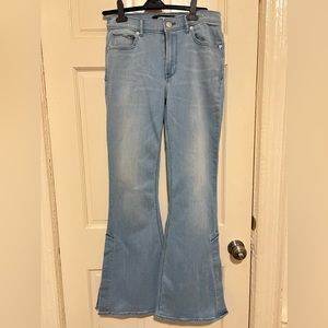 Express Women’s Stretch Bell/Flare Light Wash Denim in a size 8.